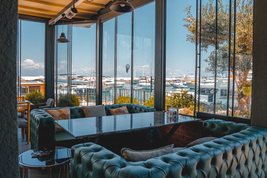 Discover The Best Relaxing Places To Eat And Drink