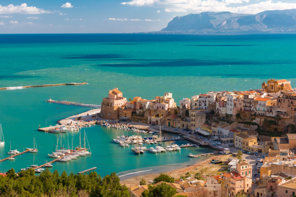 Sicily Travel Guide: Coastal Towns, Food & Ruins