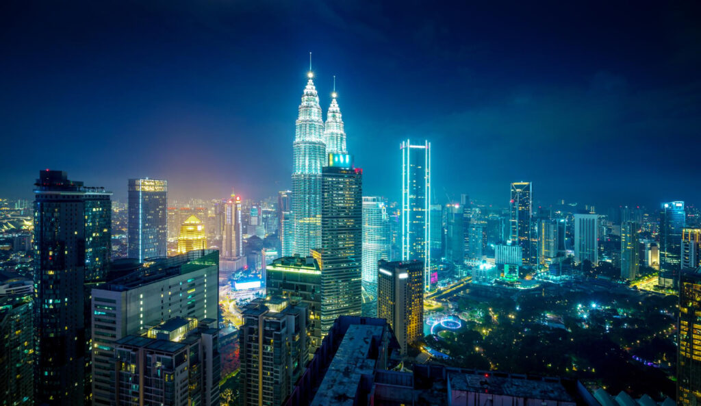 Kuala Lumpur Travel Guide: Skyline, Food & Markets