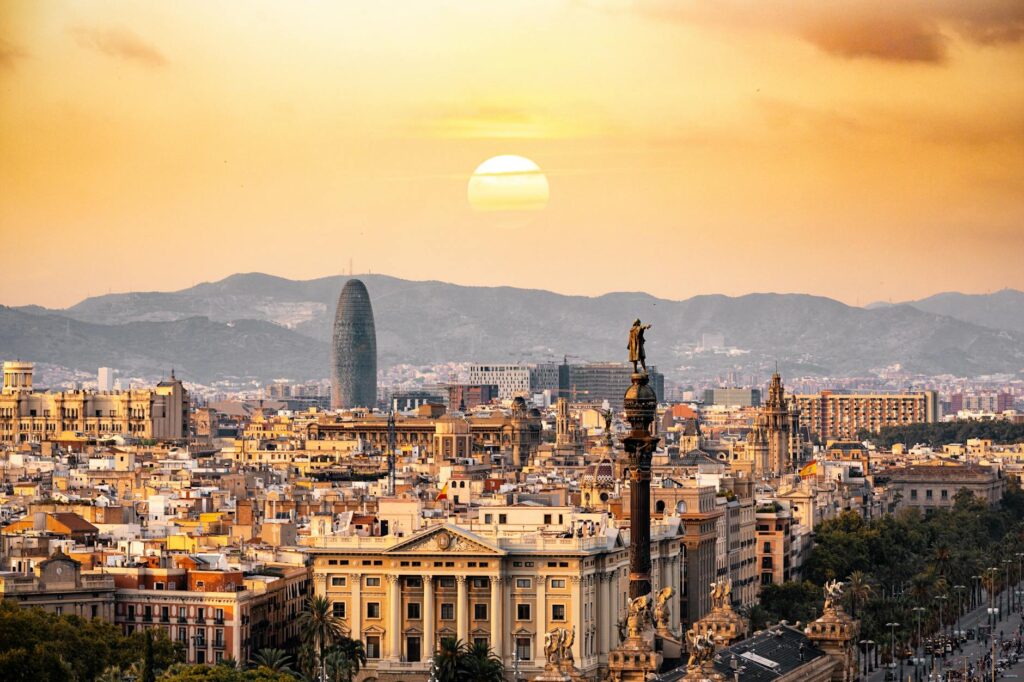 Barcelona Travel Guide: Gaudí, Tapas & Beaches for First-Timers