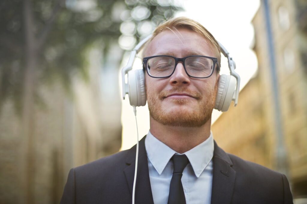 10 Ways to Unwind and Relax at Work: Boost Your Productivity