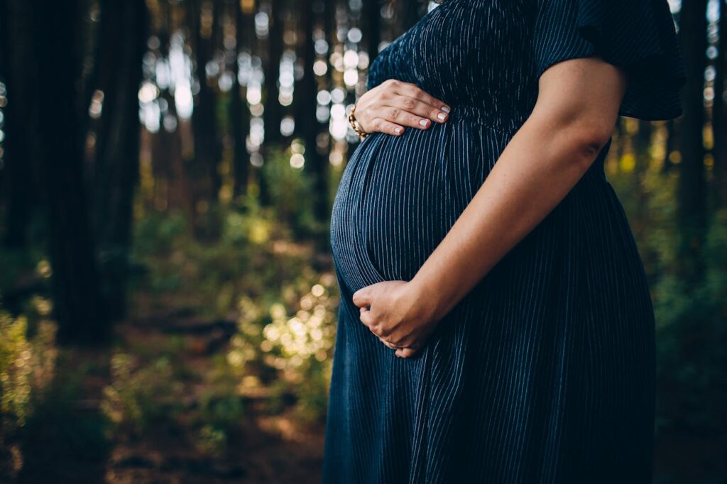 15 Relaxing Things to Do While Pregnant That Soothe You