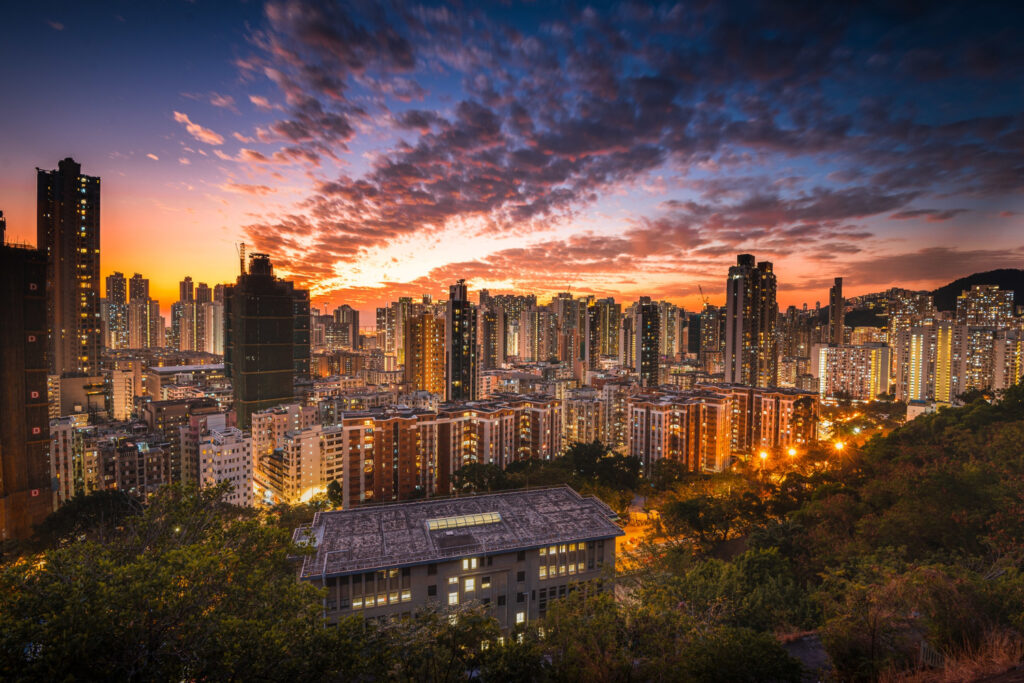 Medellín Travel Guide: Comuna Tours & Nightlife