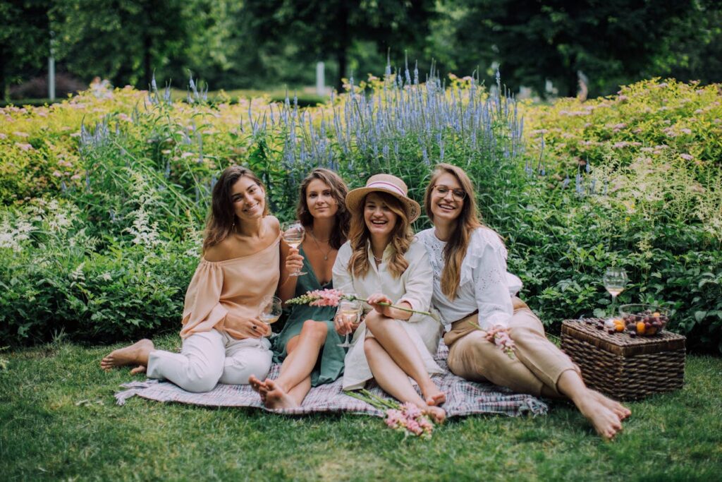 5 Beautiful Places With Flowers for a Picnic